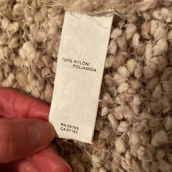 Kenzie Chunky Textured Boucle Loose Knit Sweater Vest Size Tan Medium - Picture 10 of 11